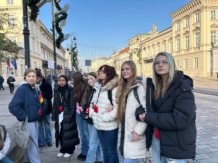 Gruppenbild in Stadt