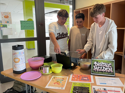 Waffelverkauf für den guten Zweck – Schüler aus dem WPU „Digitale Helden“ unterstützen die „Nummer gegen Kummer“